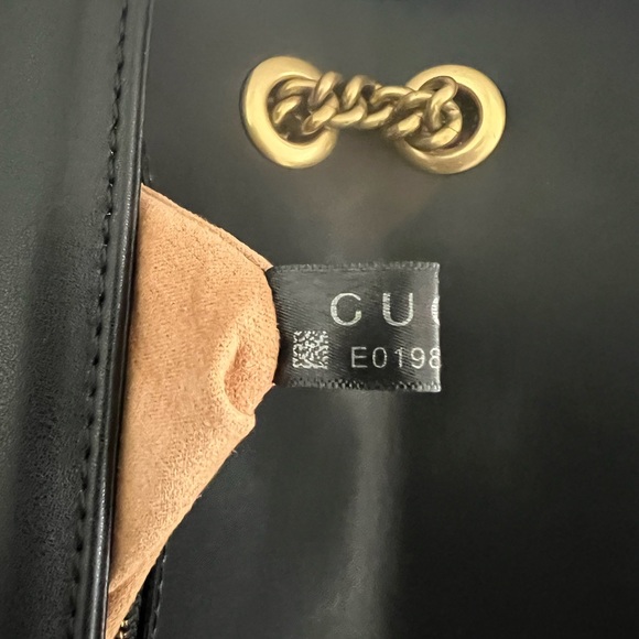GUCCI GG MARMONT SMALL SHOULDER BAG - Picture 16 of 17